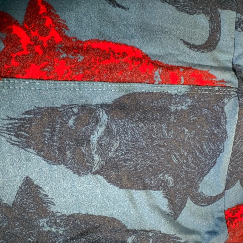 LuLaRoe vintage Women OS Leggings Blue Red Buffalo Animal Print  Made in China - Picture 6 of 10